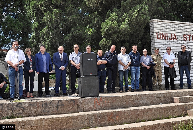 prosvjed-policija-hnz-logor3.jpg
